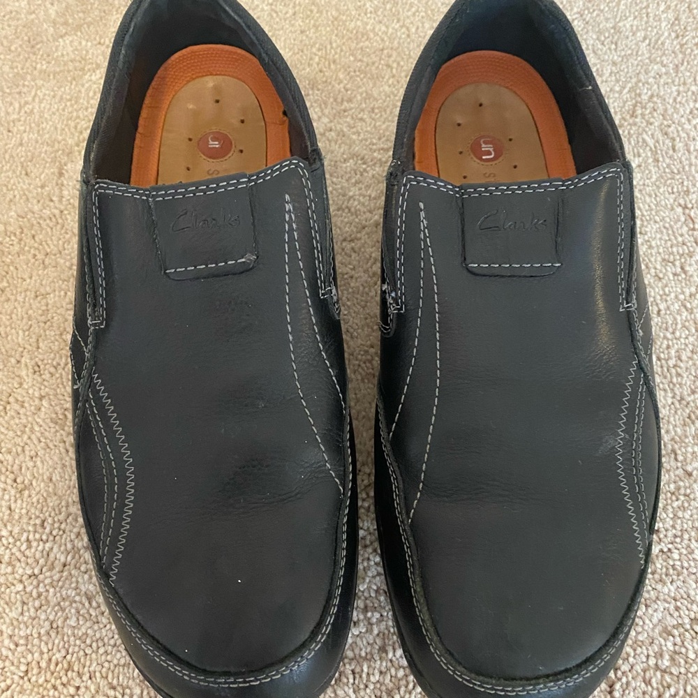Clarks Men's Black Leather Loafers